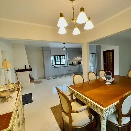 Lourivillage וילה לוריניה