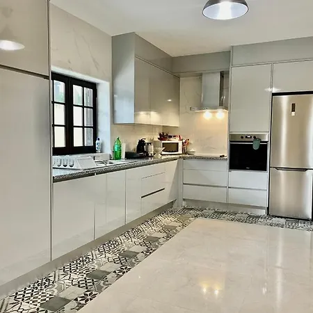 Вилла Lourivillage *