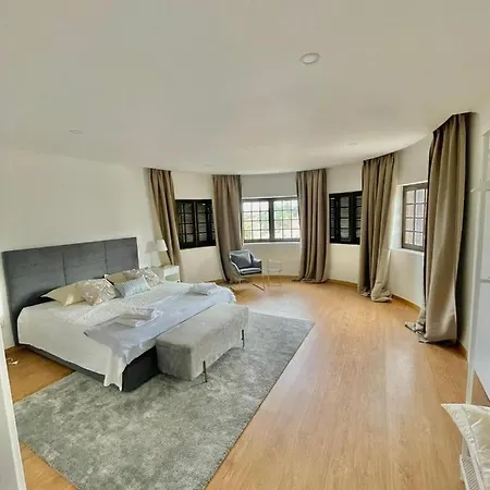 Lourivillage Вилла